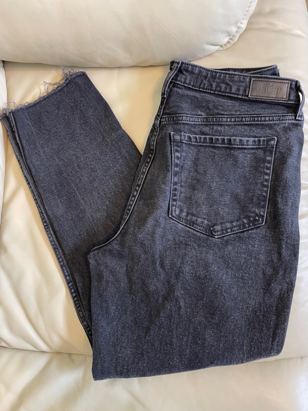 Hollister Washed Black Ultra High-Rise Mom Jeans